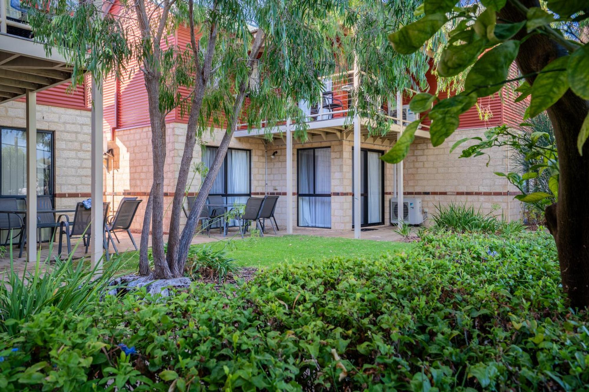 Amalfi Resort Busselton Exterior photo