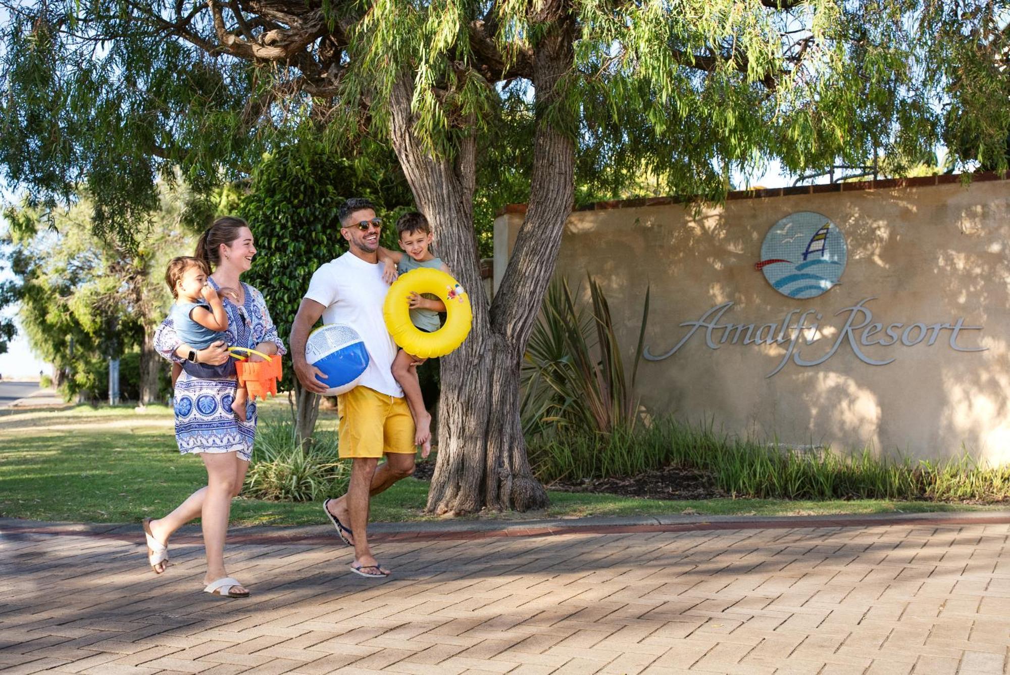 Amalfi Resort Busselton Exterior photo